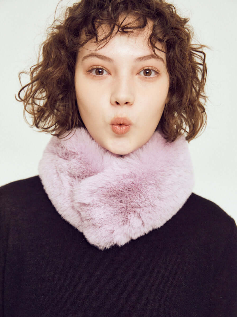 [SIGNATURE LINE] FAUX FUR RONNI NECK WARMER