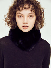 [SIGNATURE LINE] FAUX FUR RONNI NECK WARMER