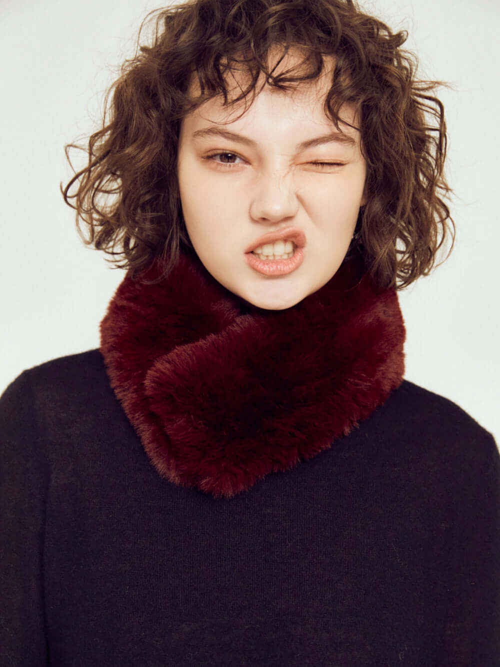 [SIGNATURE LINE] FAUX FUR RONNI NECK WARMER