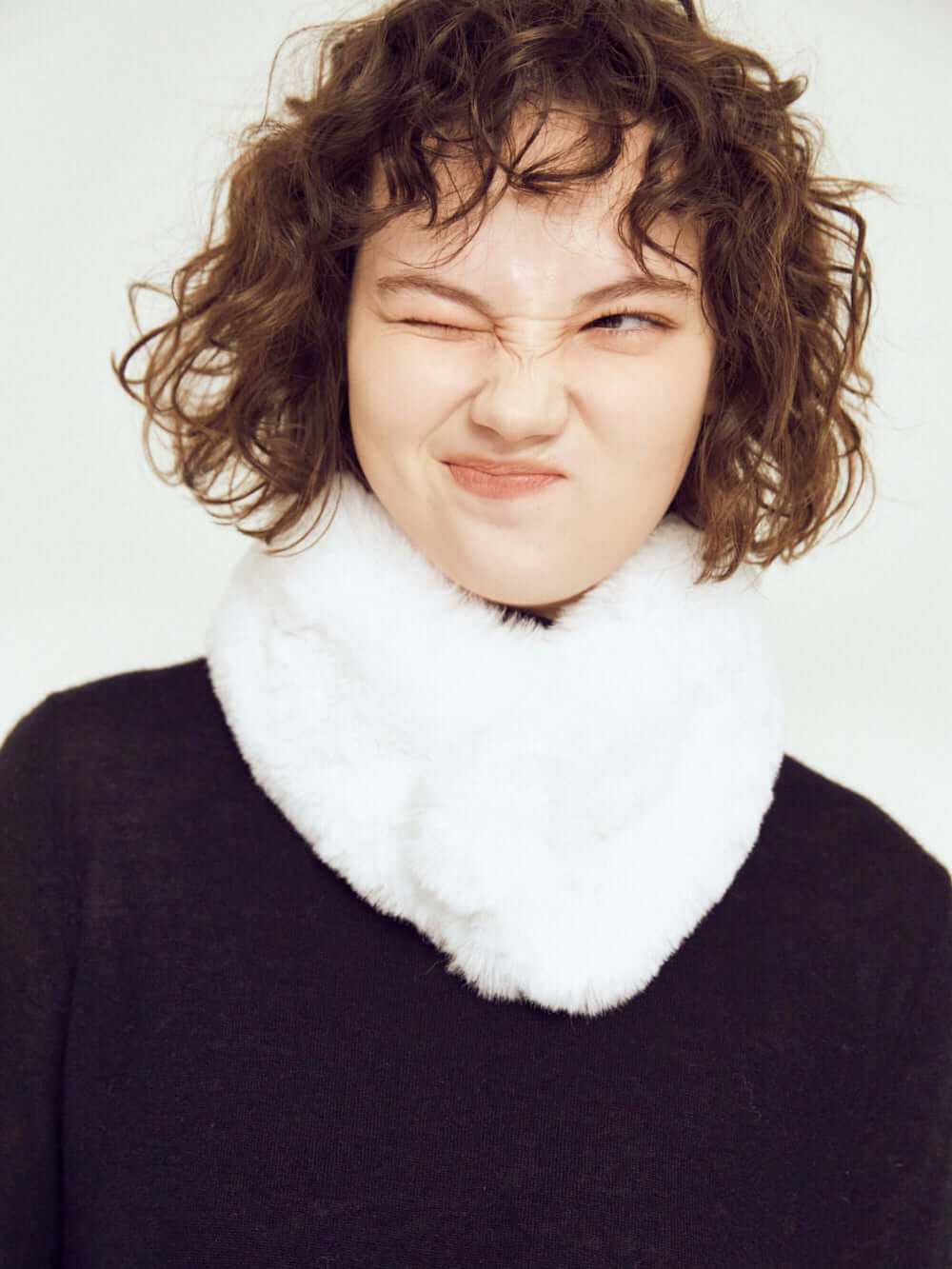 [SIGNATURE LINE] FAUX FUR RONNI NECK WARMER