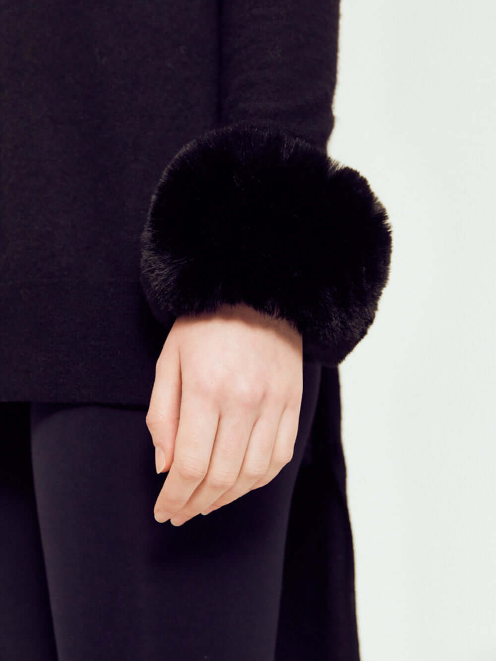 [PRIVATE] FAUX FUR POFFIYU BRACELET