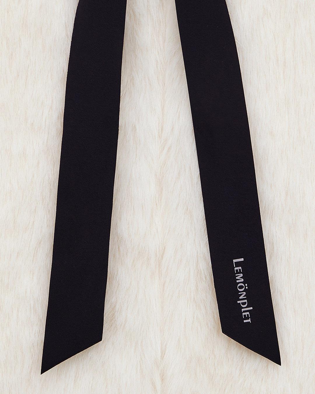 [SIGNATURE LINE] FAUX FUR TIED KITTEN RIBBON VEST