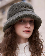 FAUX FUR BUCKET HAT WITH LEMÖNPLET LOGO