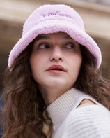 FAUX FUR BUCKET HAT WITH LEMÖNPLET LOGO